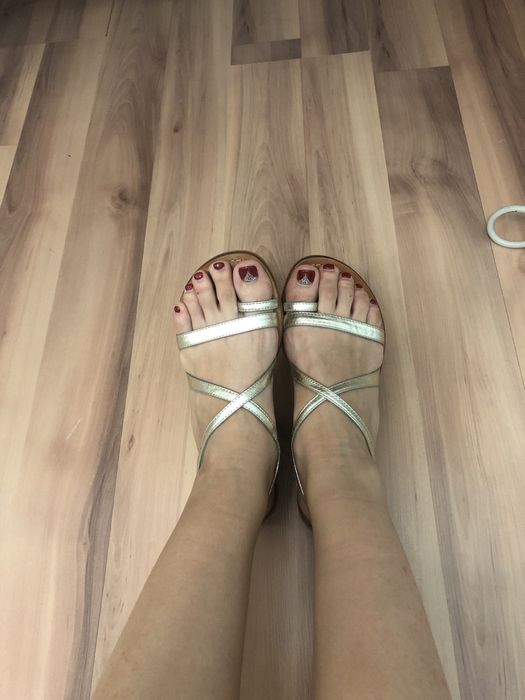 Продается летняя обувь