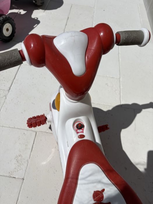 Tricicletă copii ride-on roșu/alb, stabilă, multifuncțională