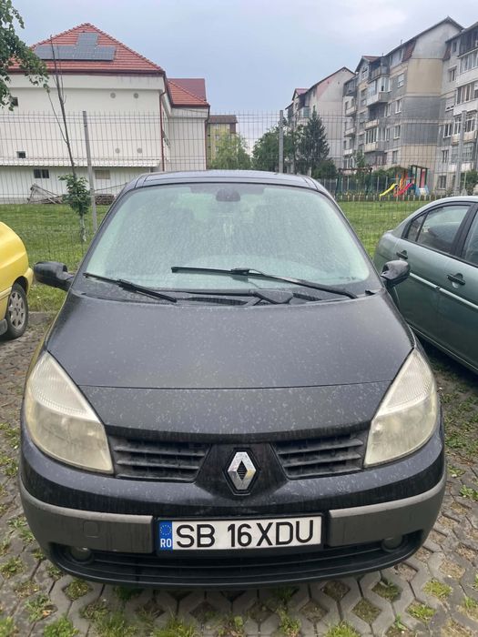 Vand masina pentru excursii si drum lung