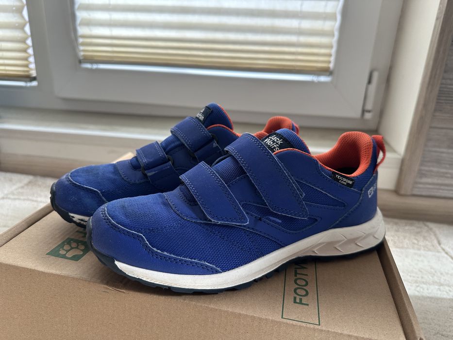 Нови детски маратонки adidas fortarun  и Jack Wolfskin номер 34 и 35