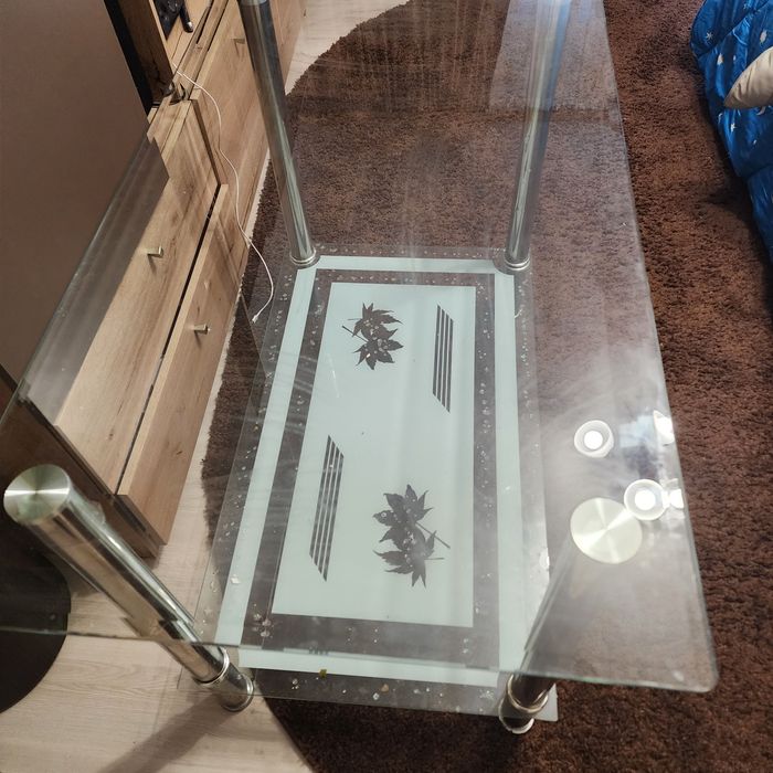 Urgent, masă fantezie de sticlă