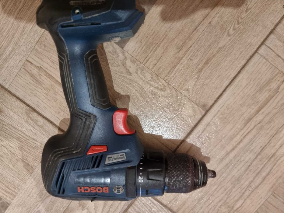 Прободен трион BOSCH GST 18V-Li S и винтоверт GSR 18V-55