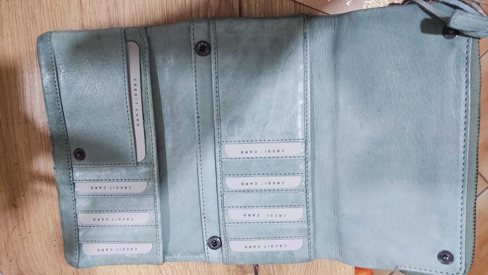 Дамско портмоне от естествена кожа с произход Индия