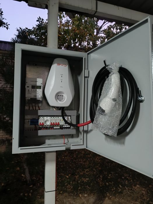 Установка зарядное устройство для Электромобилей