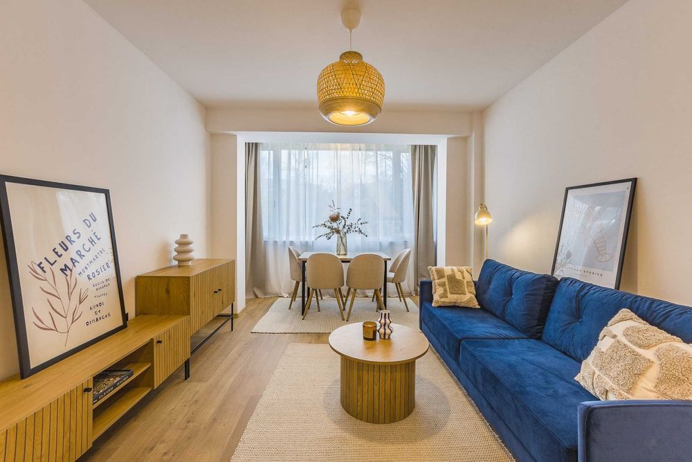 Продава се луксозен, 2- стаен апартамент в ж. кв. Младост 1