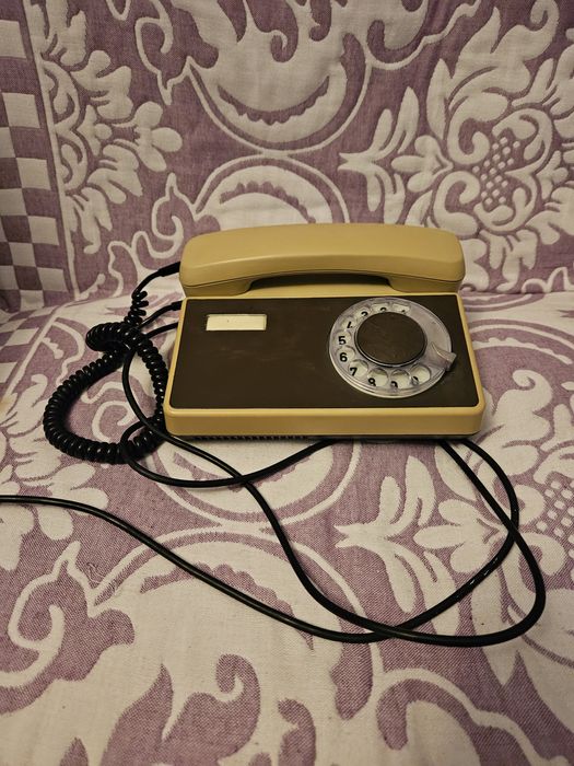 Стационарный советский телефон