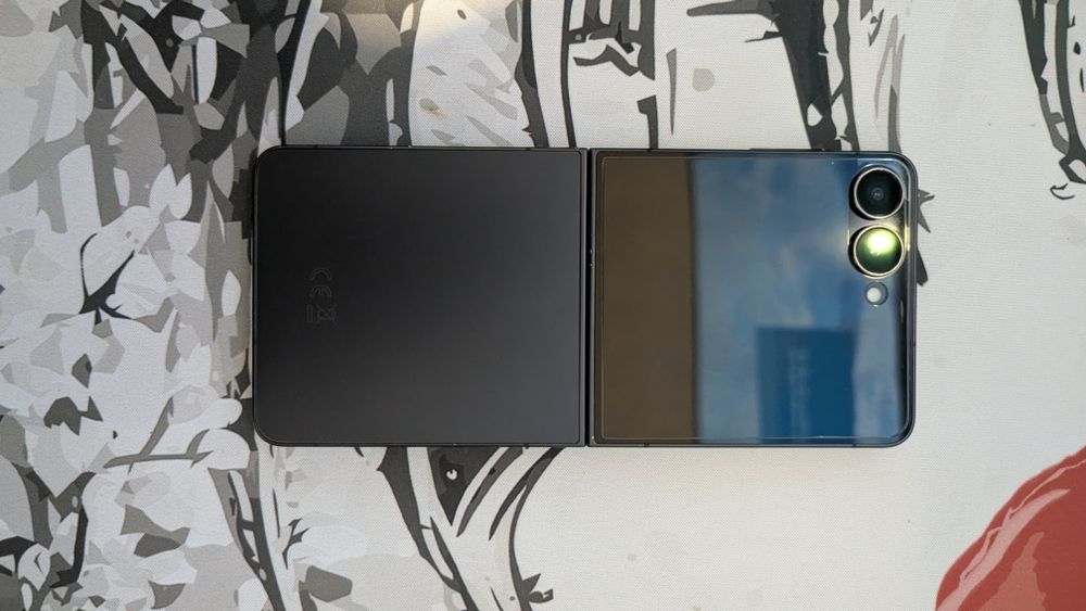 Samsung Z Flip 7 512Gb jet black