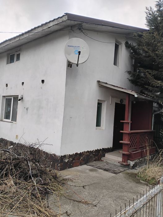 Vând apartament in Moinești