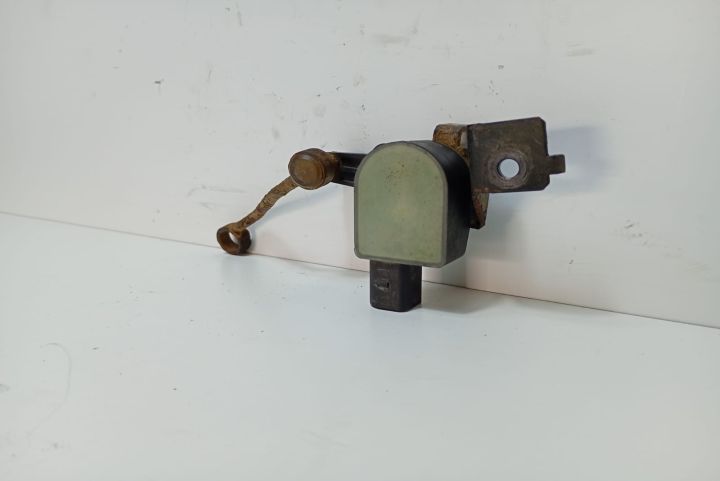 Senzor nivel far 1T0907503 Volkswagen VW Jetta a 5-a generatie seria