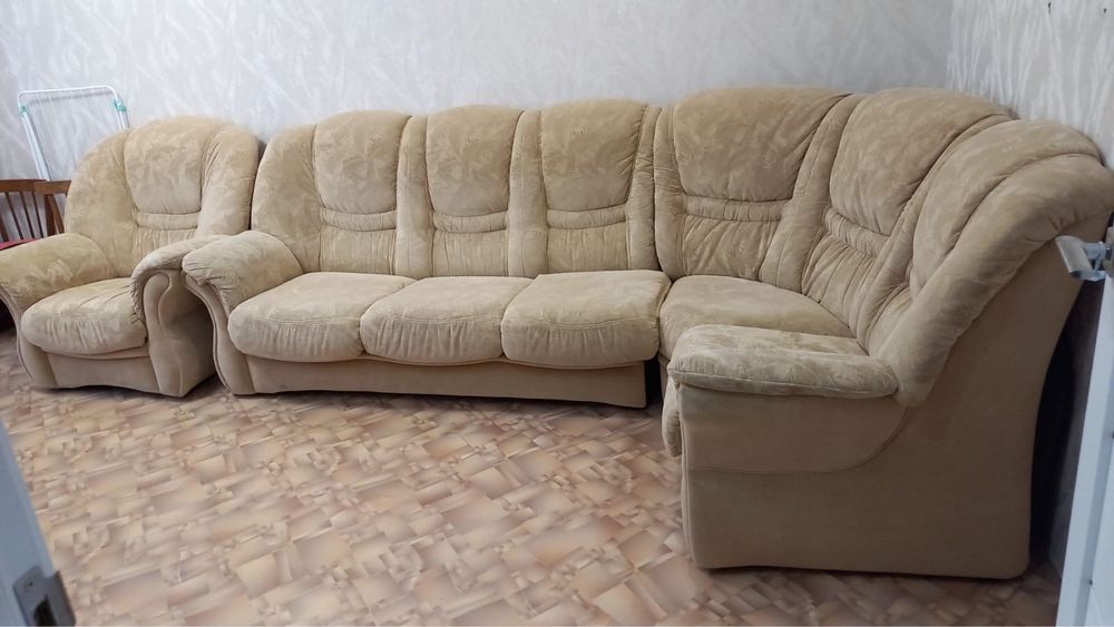 Продам диван с креслом