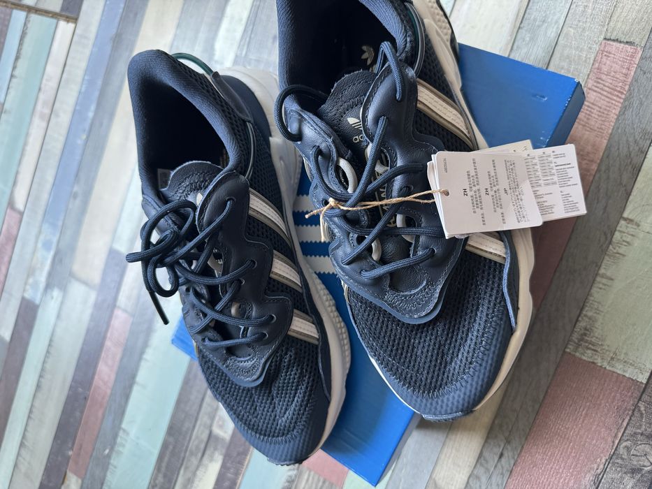 Женски маратонки adidas OZWEEGO