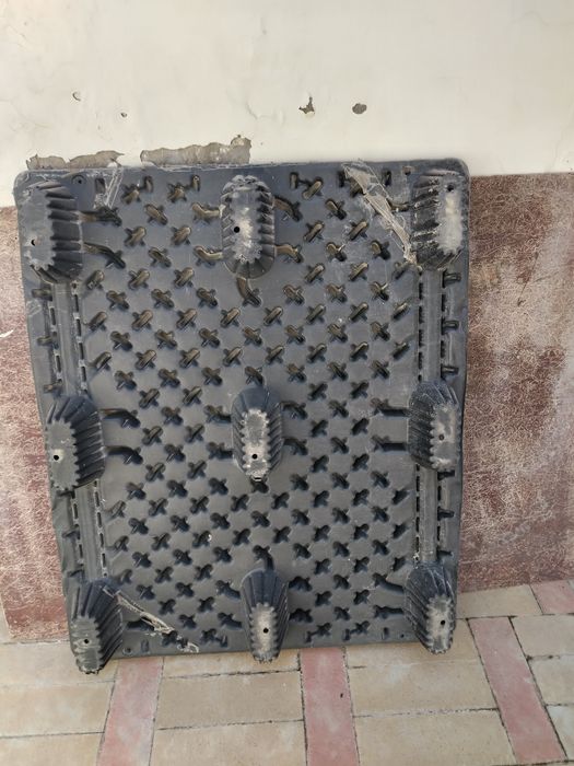 Пластмассовы патдон