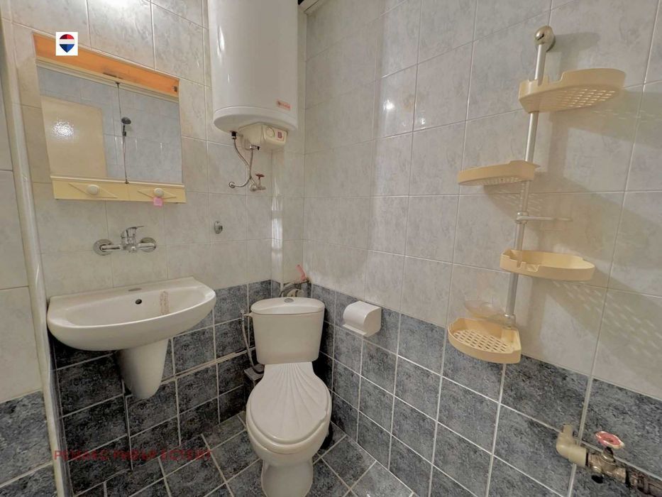 Продава се Двустаен апартамент в Русе, Централен южен район - 66 кв.м за 1637 €/кв.м - Снимка #13