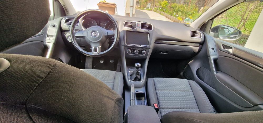 Vând Golf VI, 1.6 MPI, negociabil la fața locului
