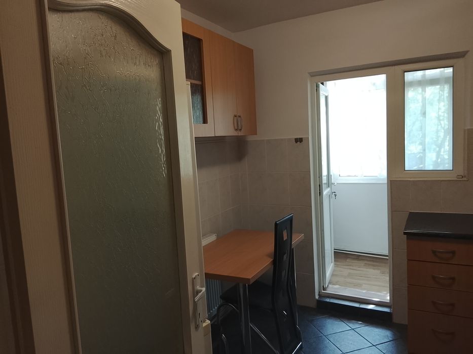 Inchiriez apartament 2 camere