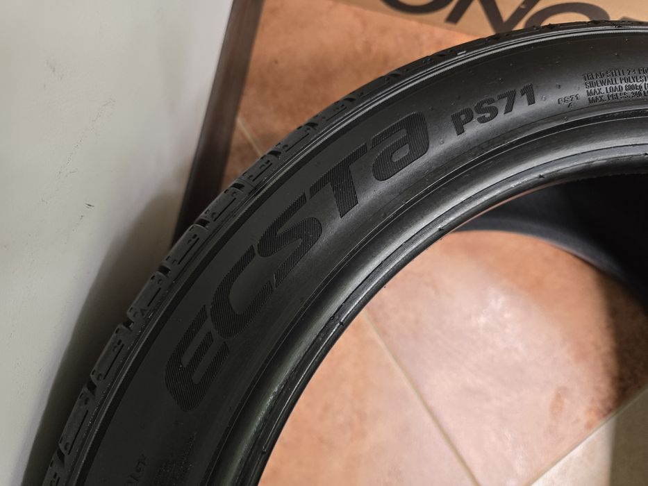 Kumho Ecsta PS71