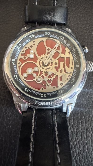Часовник Fossil със сменяем панел