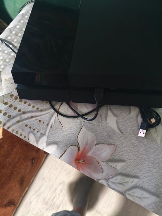 Пс4 fat продам в хорошем состояний