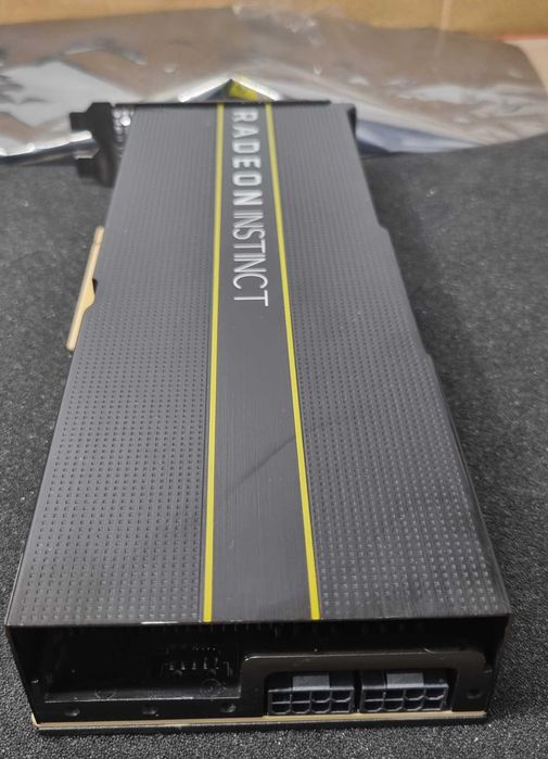 Видеокарти AMD Radeon Instinct MI50 32GB HBM2