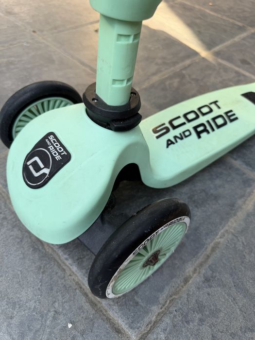 Scoot and ride cu casca