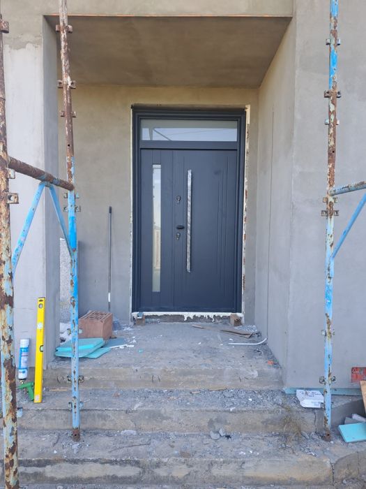 Montaj usi metalice si tamplarie pvc deblocari usi