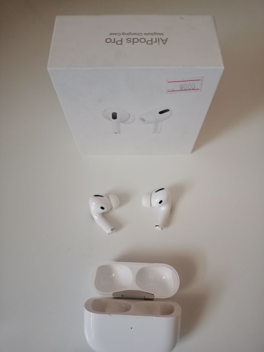 Беспроводные наушники эйрподс