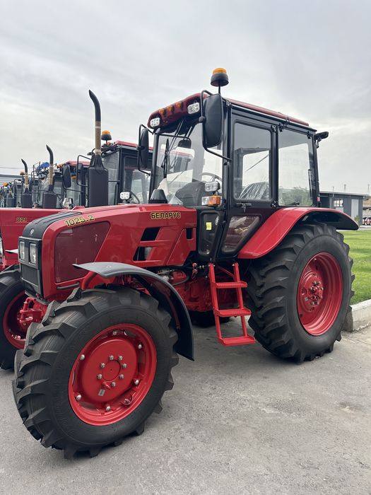 Трактор МТЗ 1025.2 йиллик 0% халол насия савдога берамиз