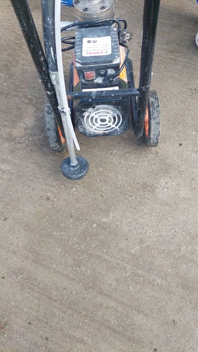 Pompa de zugravit airless