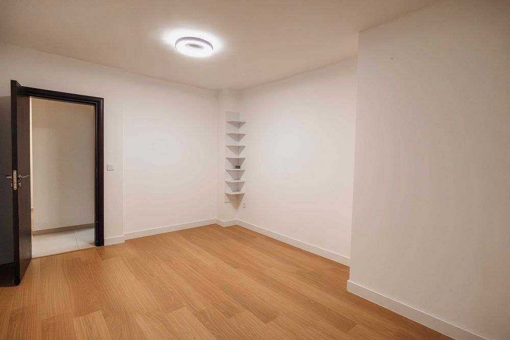 Дава се под наем Тристаен апартамент в София, Павлово - 150 кв.м за 1071 € - Снимка #8