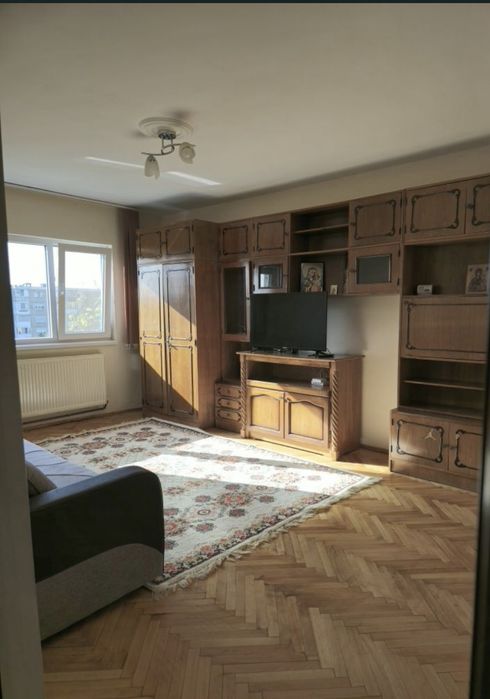 Apartament de închiriat, 2 camere, zona Alfa, decomandat, mobilat, utilat, aer condiționat, centrală termică pe gaz