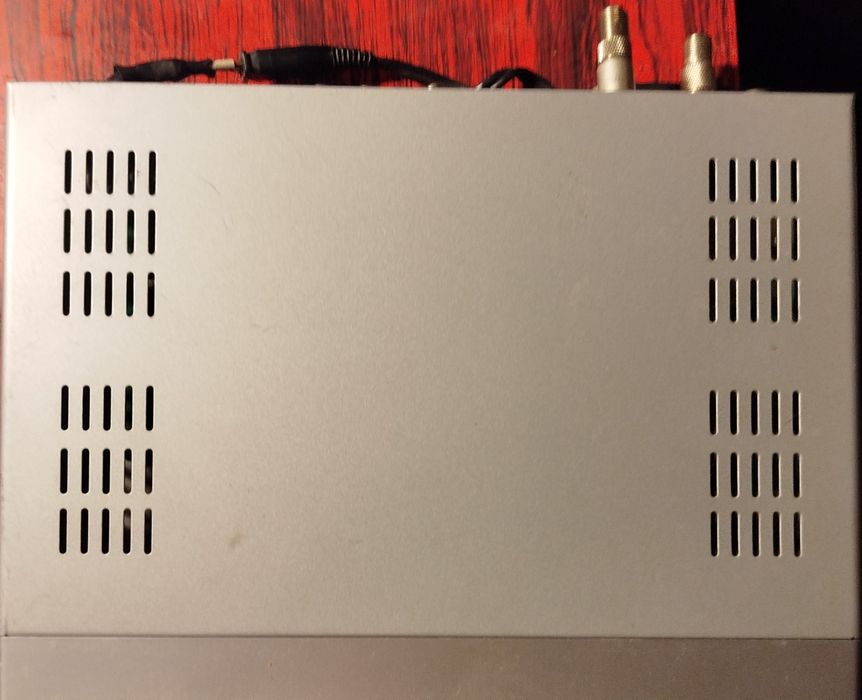 Ресивер. Приставка антенна для телевизора.