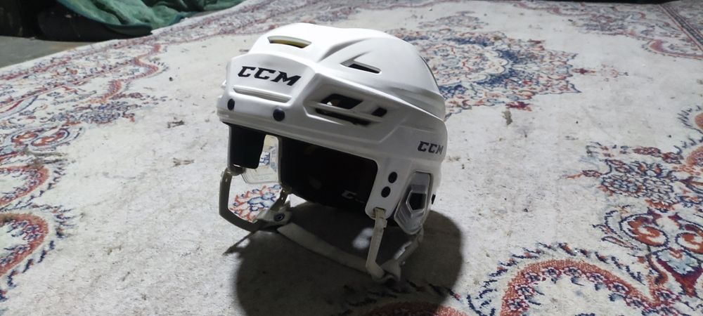 Продам шлем ccm.