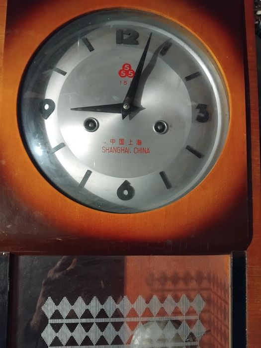 Ceas vechi cu pendul pentru colectionari