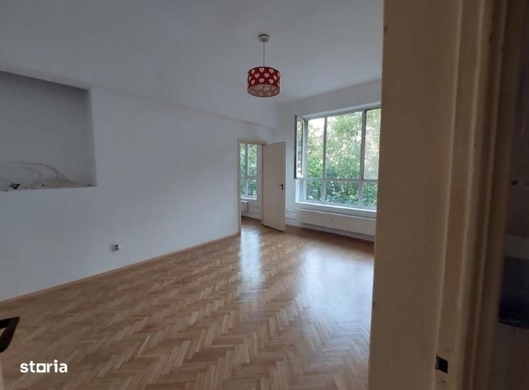 Apartament ultracentral cu 3 camere, aproape de metrou Romană