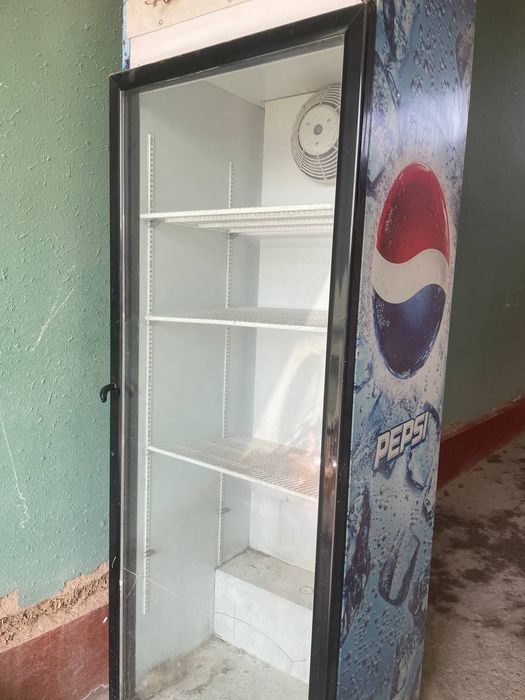 Холодильники продают