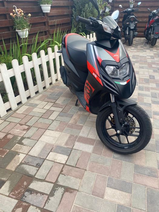 Scuter Aprilia sr 50 motard 2020 7000km moped