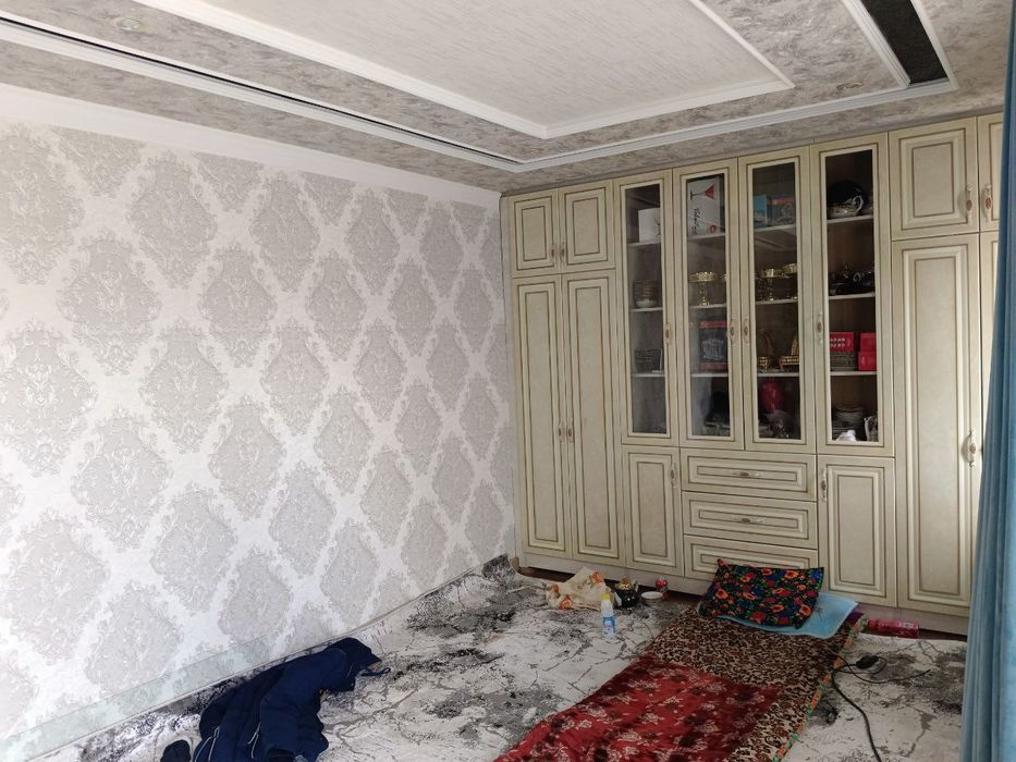 Uy sotiladi 10 sotix hovlisi bor yevro remont