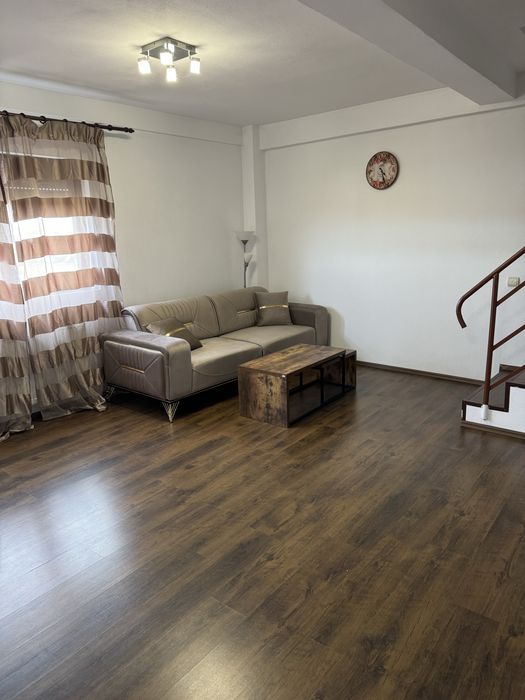 Proprietar inchiriez apartament cu 3 camere Lunei