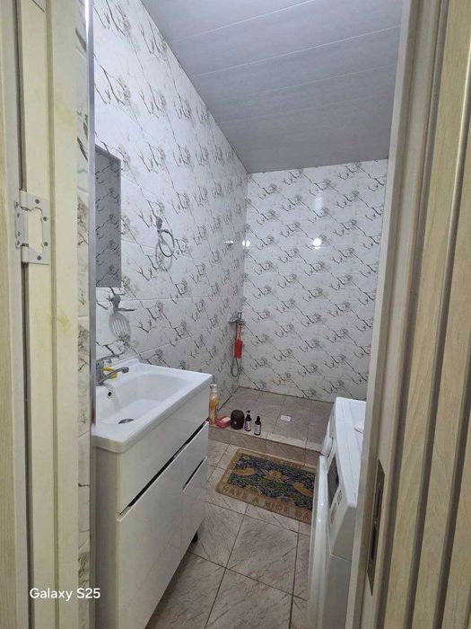 продаю дом в г Джизаке 5 соток.