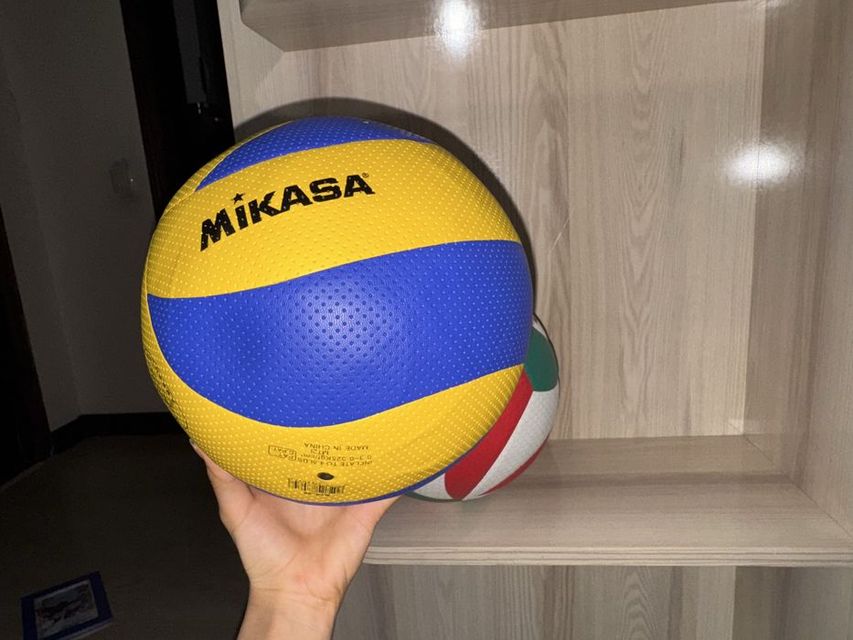 Волейбольные мячи Mikasa, Molten