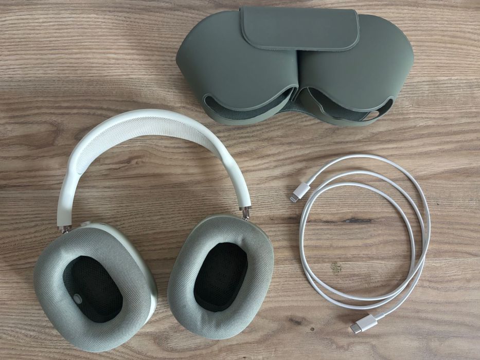 Airpods Max в цвете зеленый