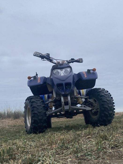 Vînd atv de 250 cc