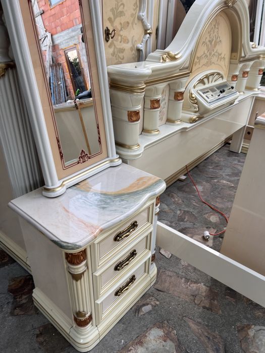 Dormitor stil Baroc Imperial  pictat manual si blaturi marmura !