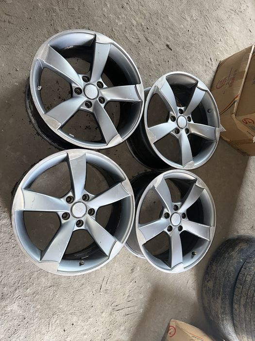 R18 PCD 5*112 Комплект легкосплавных дисков