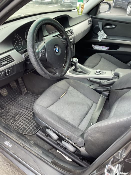 Vând BMW e 90 an 2008