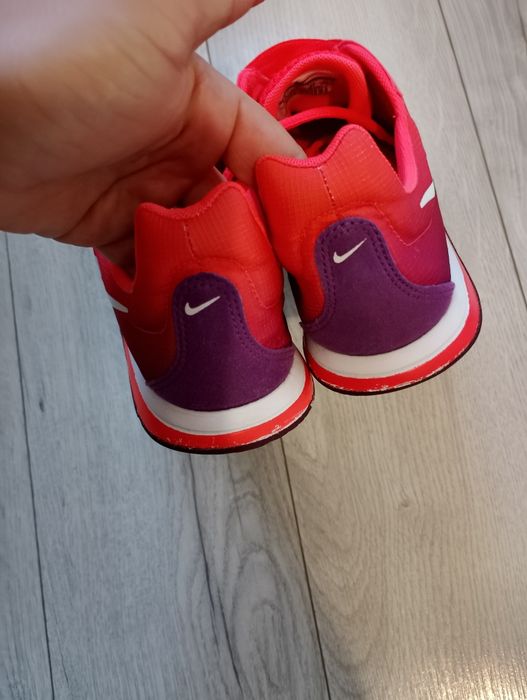 Adidași Nike măr 40