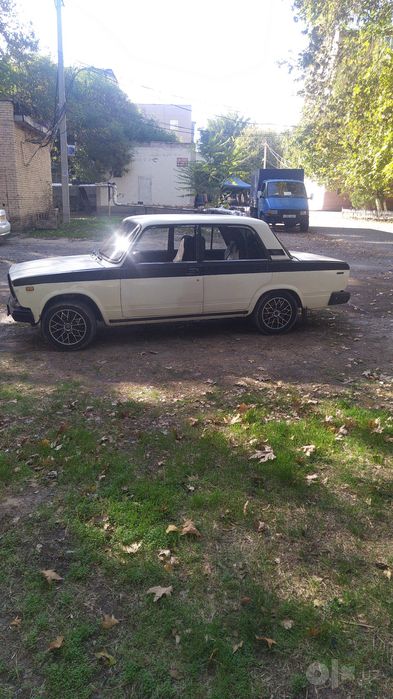 Машина Жигули 21074