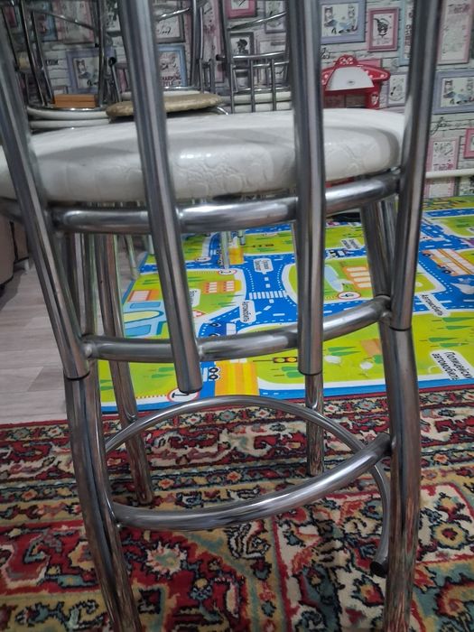 Продам стулья 8 шт за 8000 тыс