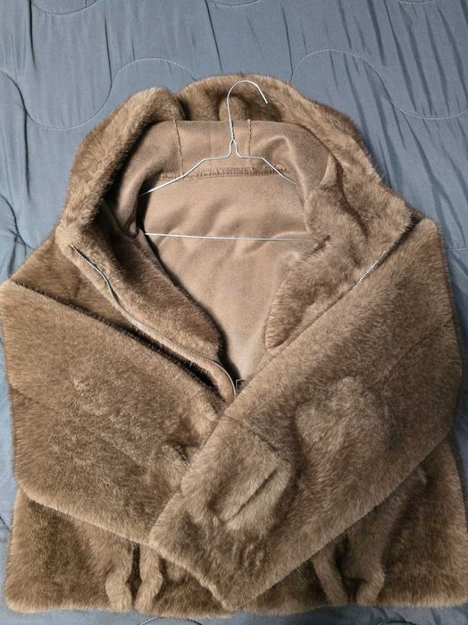 Пухено яке в кафяв цвят