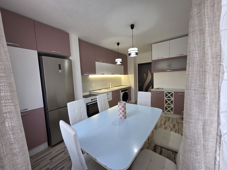 Давам Тристаен  Апартамент  под наем  Ново Строителство Обзаведен